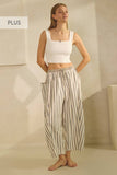 Plus Textured Cropped Pants (1x-3x)