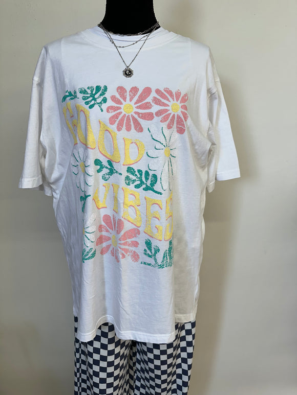 Good Vibes Tee- Large (can fit 1x)